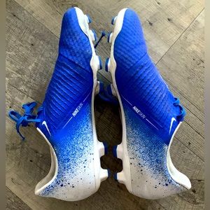 Nike PhantomVNM soccer cleats size 8.5
